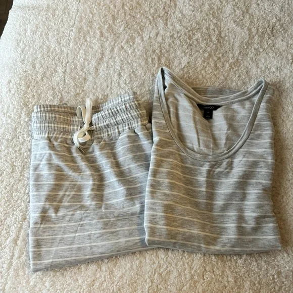 RW&co 2 piece set - Picture 2 of 2